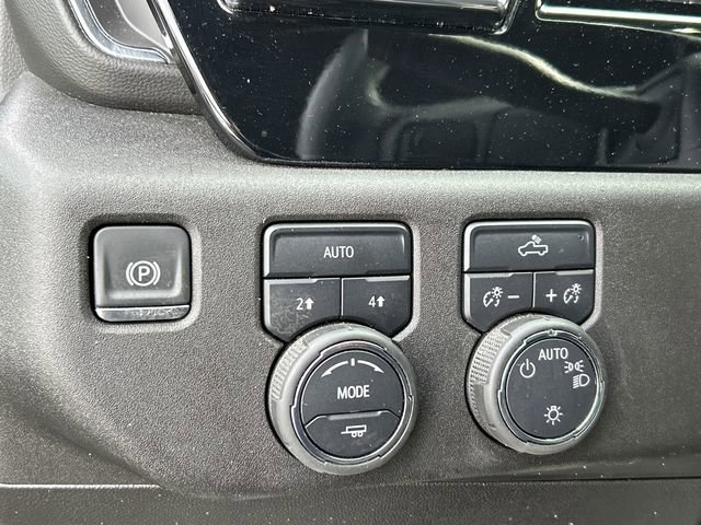 Used 2025 Chevrolet Silverado 1500 LT AWD/4WD image 21