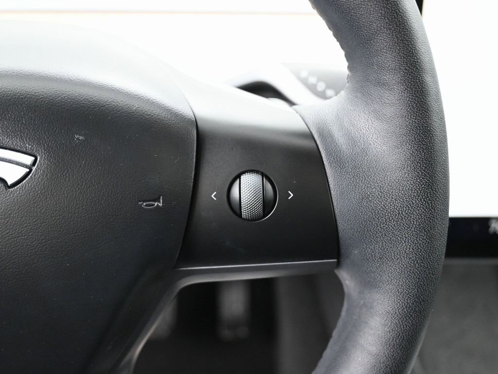 Used 2023 Tesla Model Y Long Range image 19