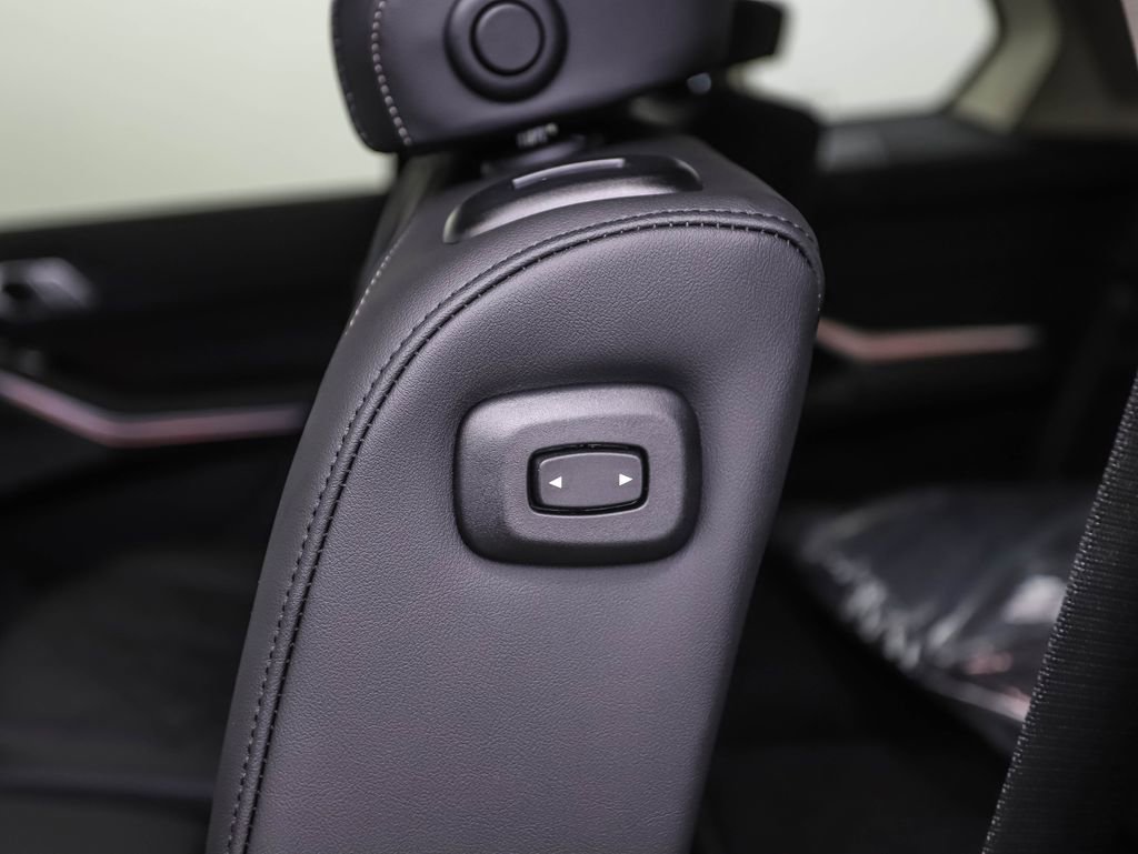 Used 2025 BMW X7 xDrive40i image 22