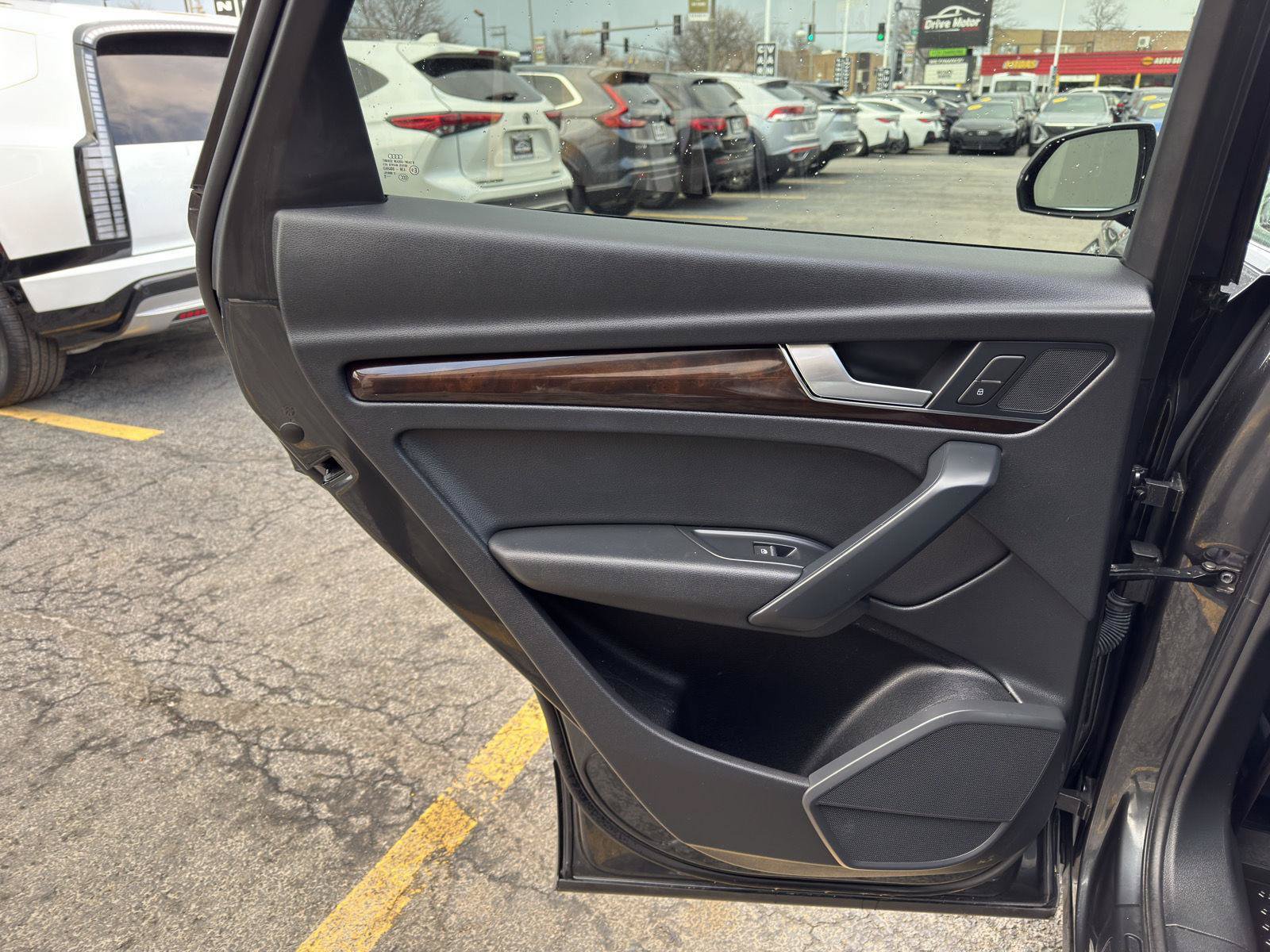 Used 2019 Audi Q5 2.0T Premium w/ Convenience Package AWD/4WD image 28