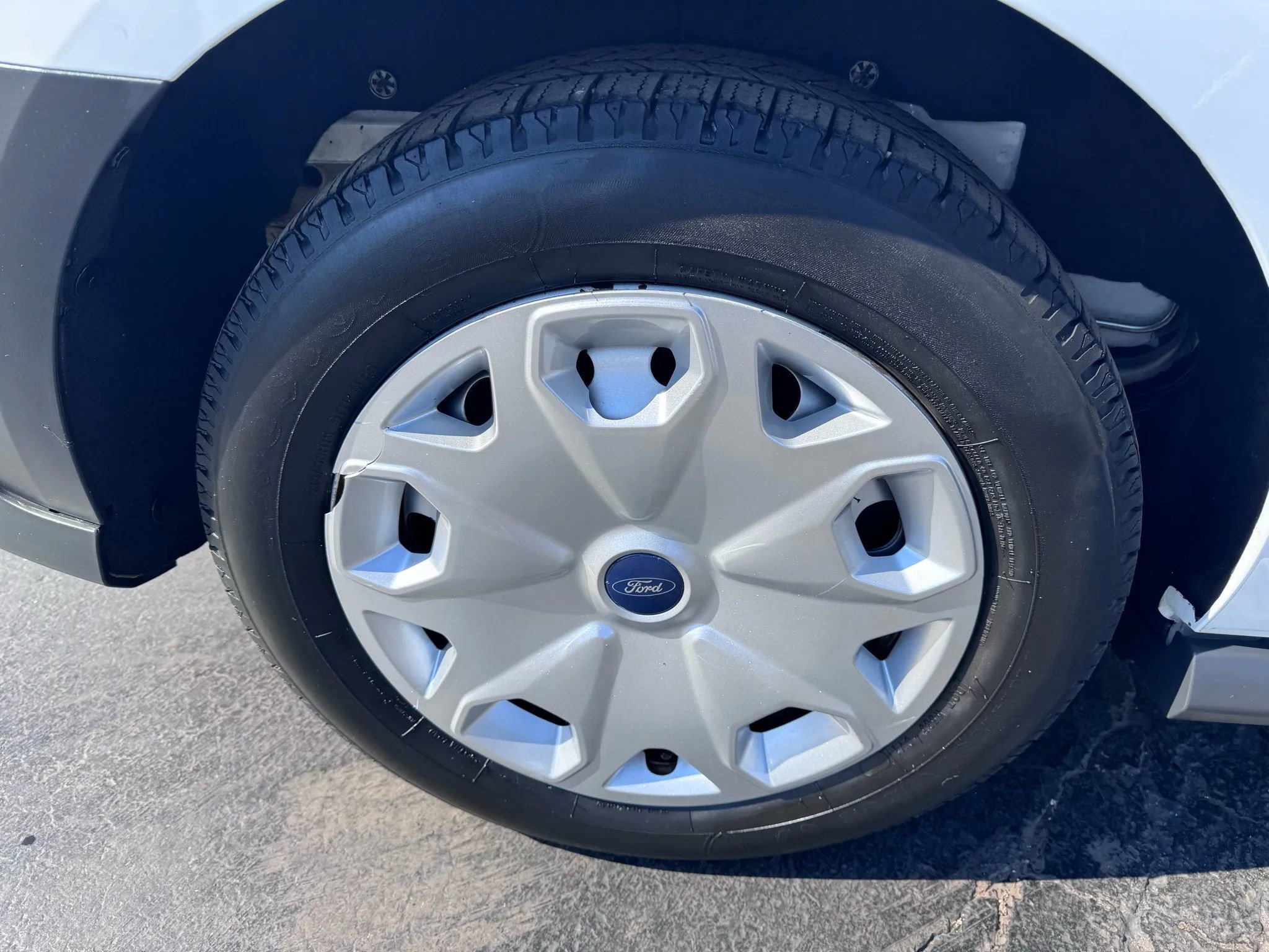 Used 2014 Ford Transit Connect XL image 29