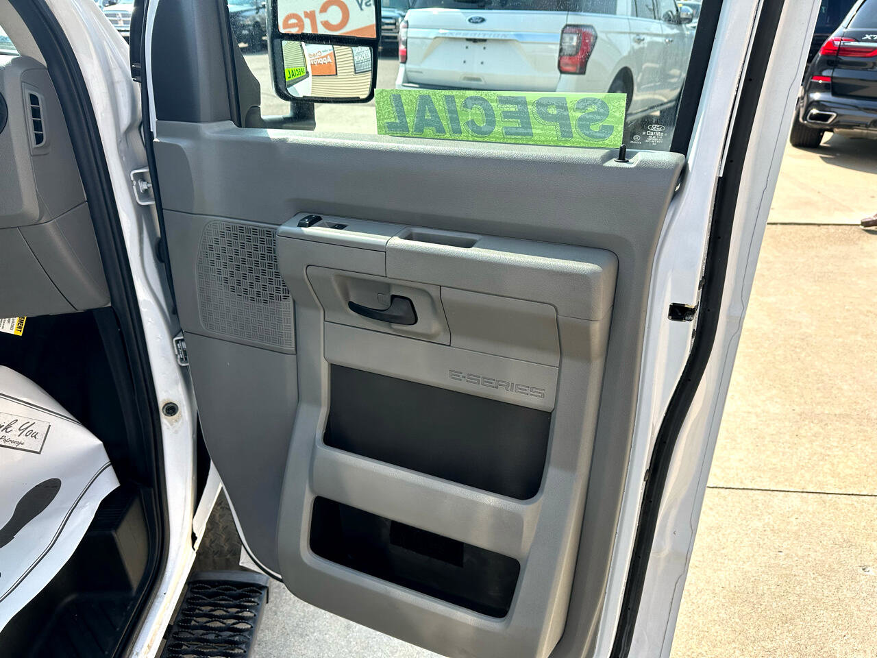 Used 2018 Ford E-450 and Econoline 450 Super Duty w/ Power Windows & Locks Group RWD image 9