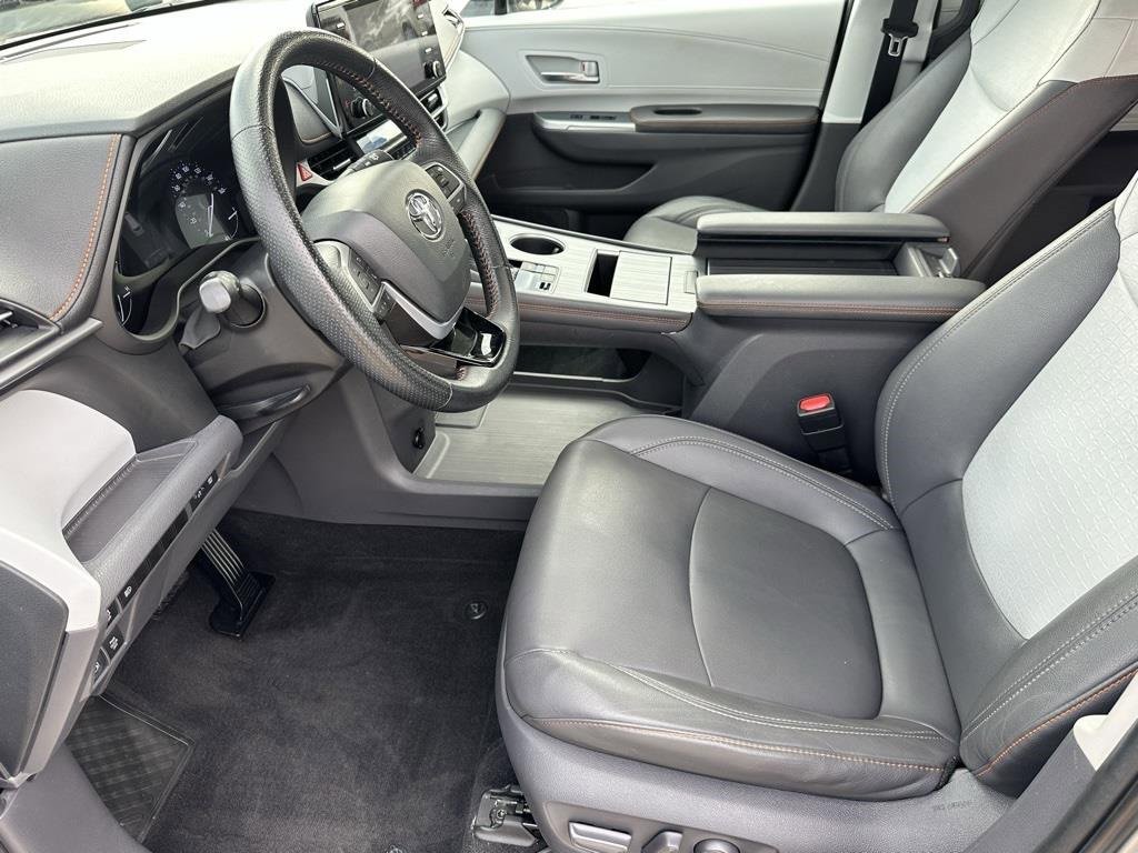 Used 2021 Toyota Sienna XSE image 6