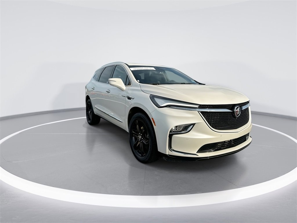 Used 2024 Buick Enclave Essence video 2