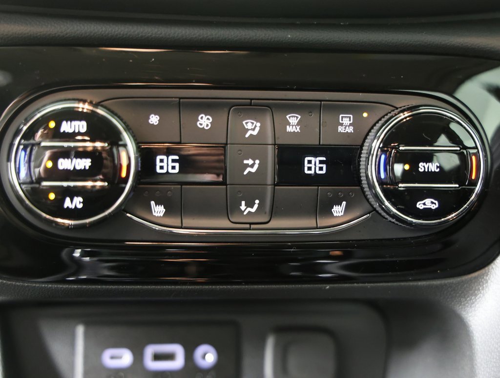 Used 2022 Buick Encore GX Select w/ Sport Touring Package image 16