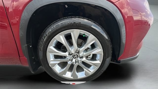 Used 2021 Toyota Highlander Limited image 19
