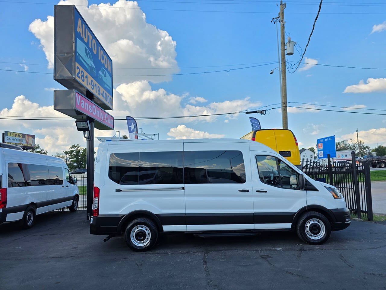 Used 2023 Ford Transit 350 XL RWD image 3