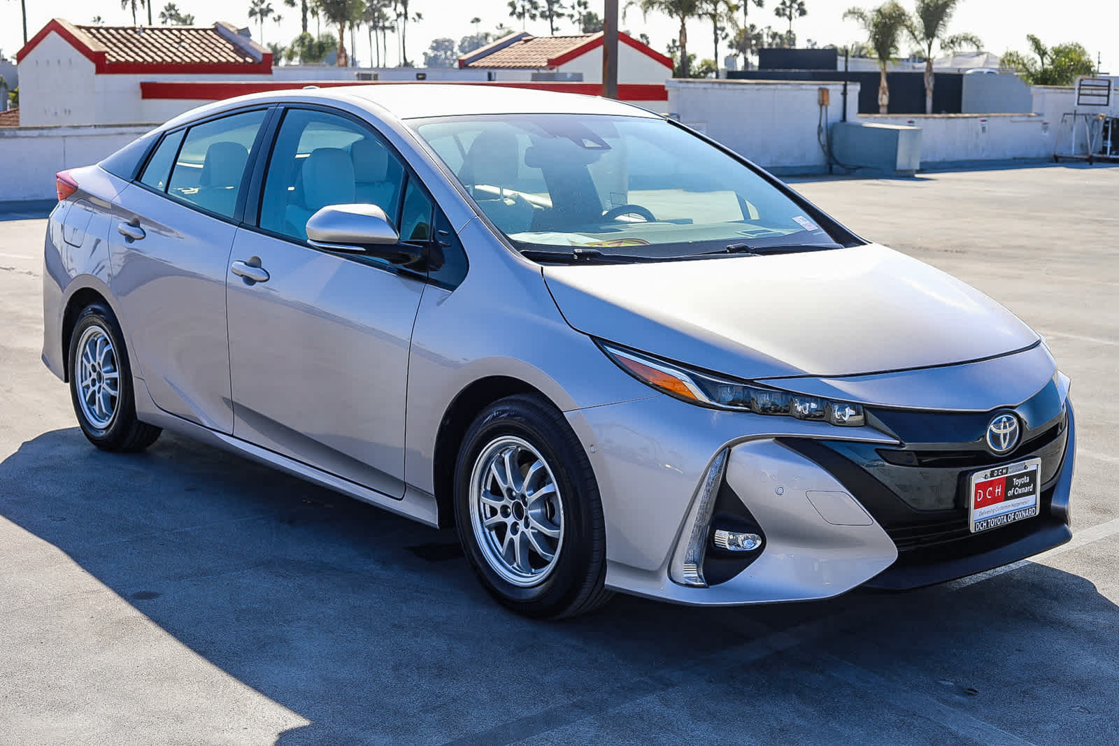 Certified 2017 Toyota Prius Prime Advanced w/ Carpet Mat Package FWD image 4