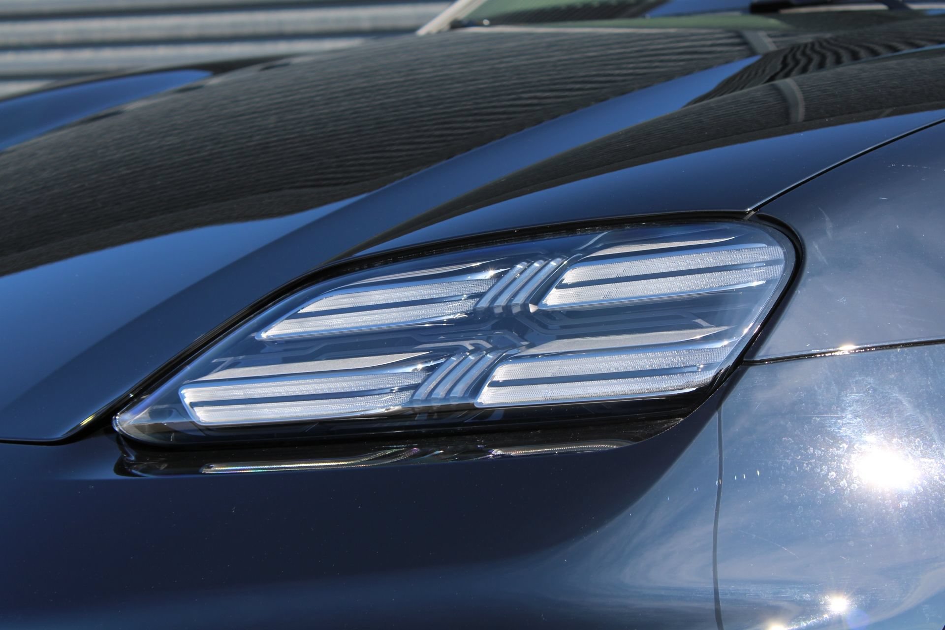 New 2026 Porsche Macan 4 Electric AWD/4WD image 12