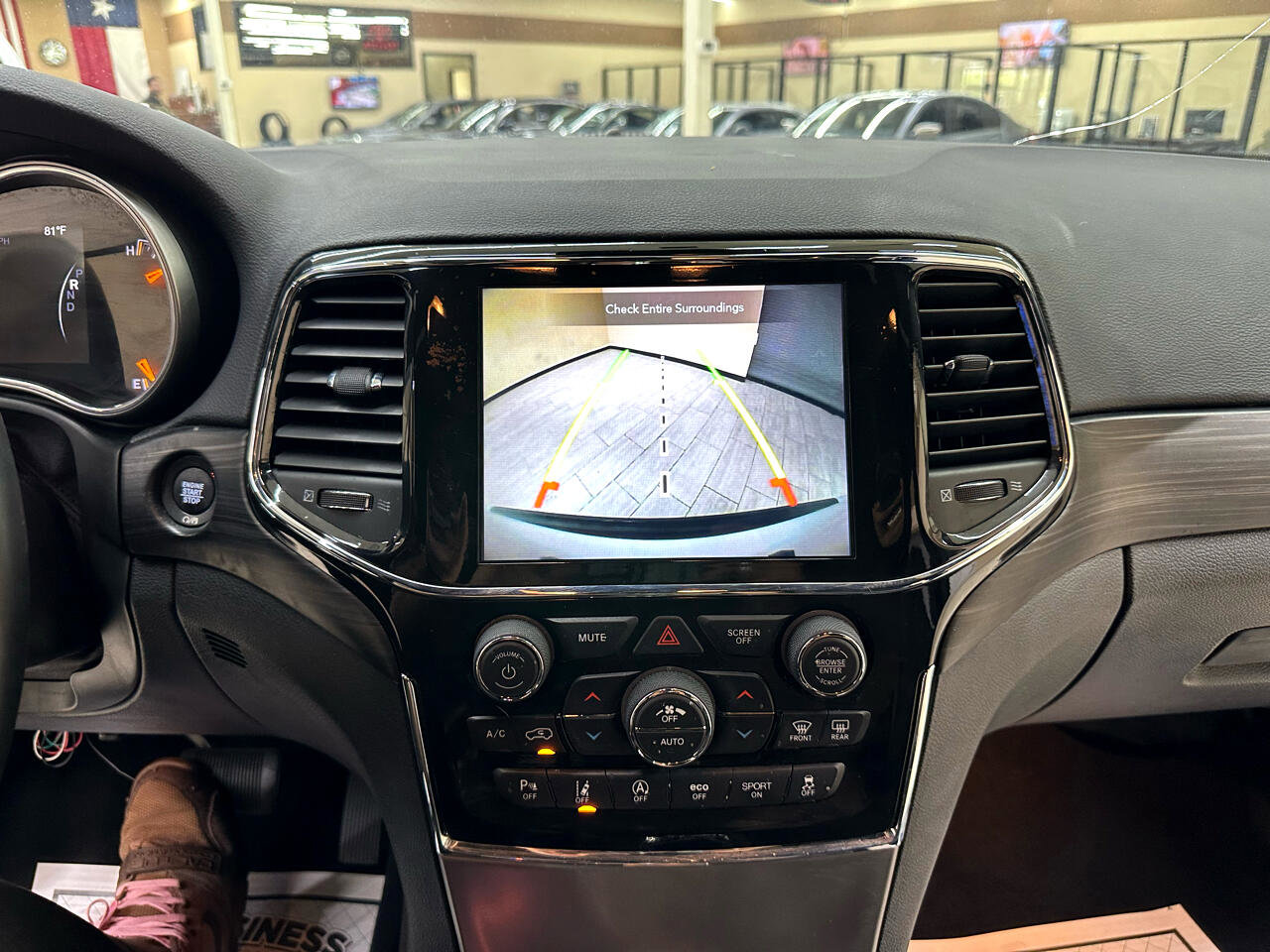 Used 2022 Jeep Grand Cherokee Laredo X image 26