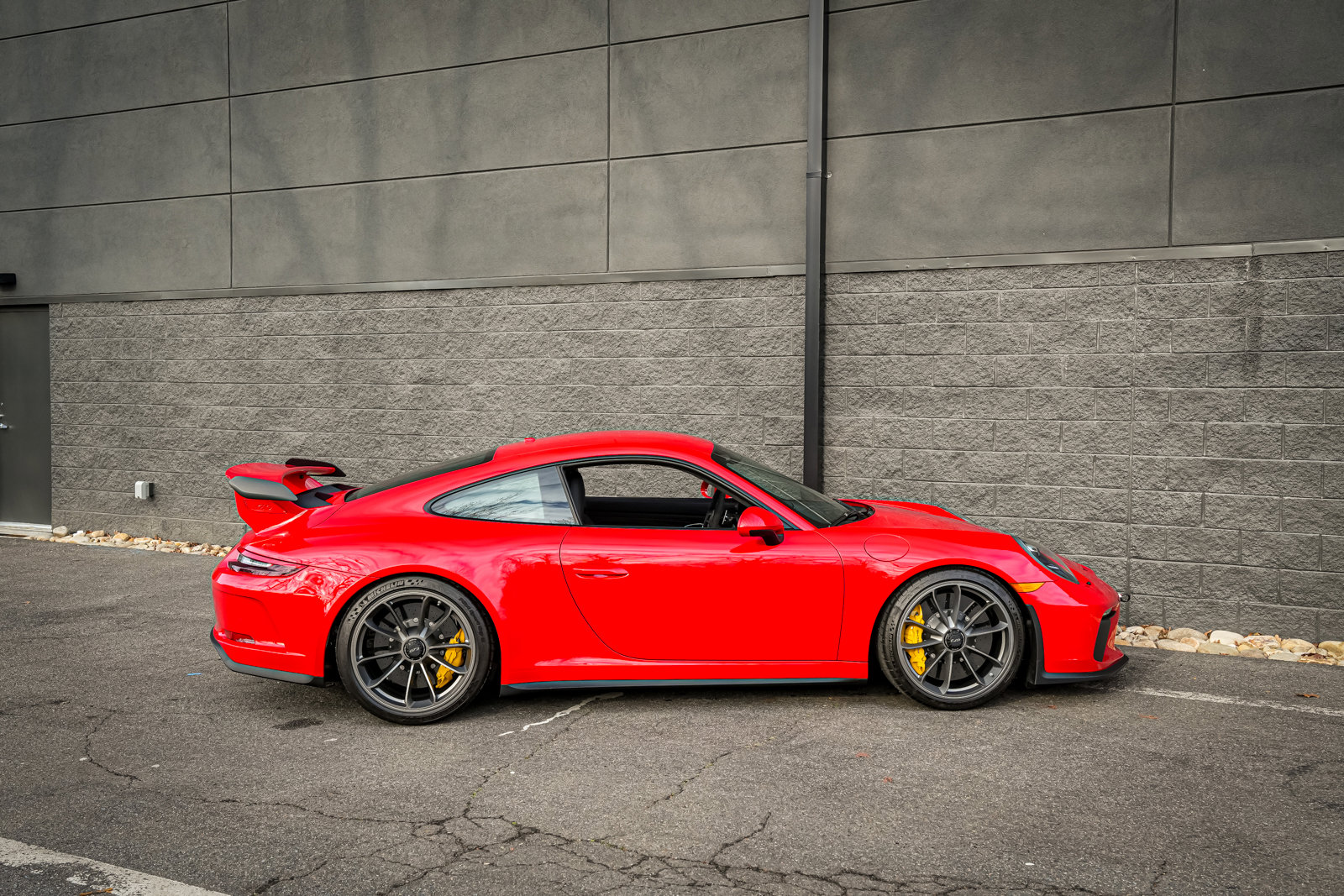 Used 2018 Porsche 911 GT3 RWD image 7