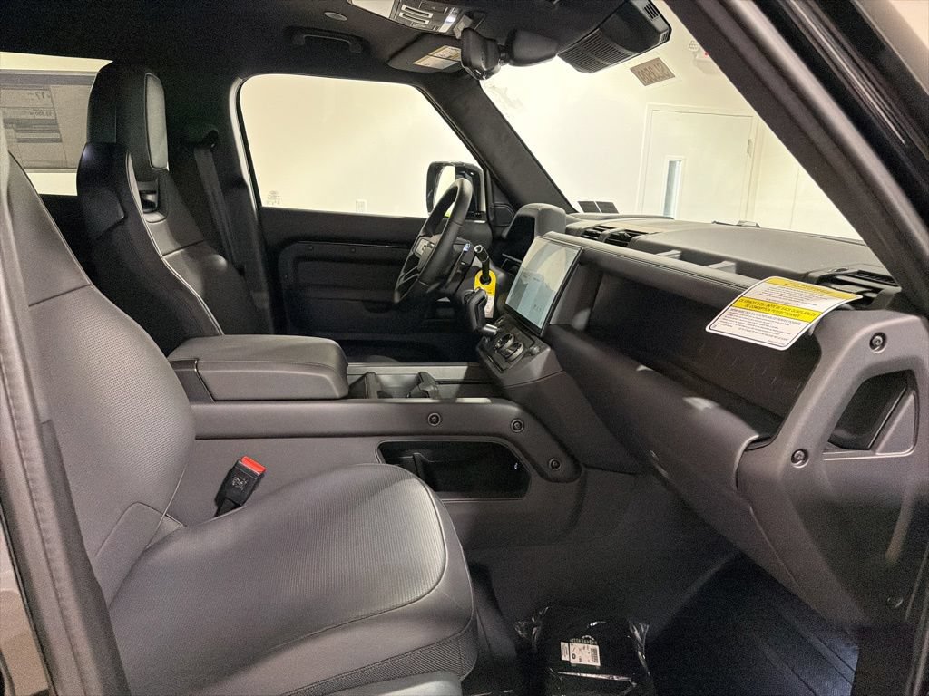 New 2026 Land Rover Defender 110 OCTA AWD/4WD image 25