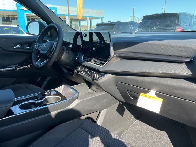 New 2026 Chevrolet Equinox LT w/ Safety and Technology Package FWD image 32