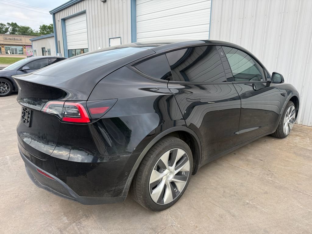 Used 2021 Tesla Model Y 2WD image 9