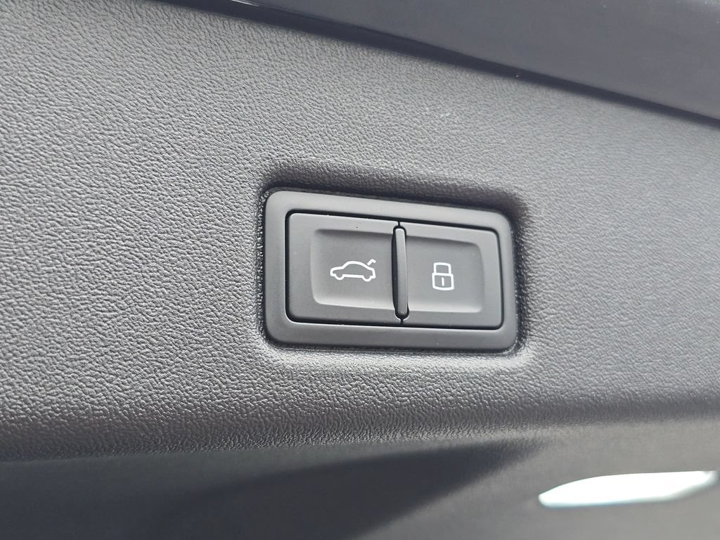 Certified 2025 Audi Q5 Premium w/ Premium Plus AWD/4WD image 21