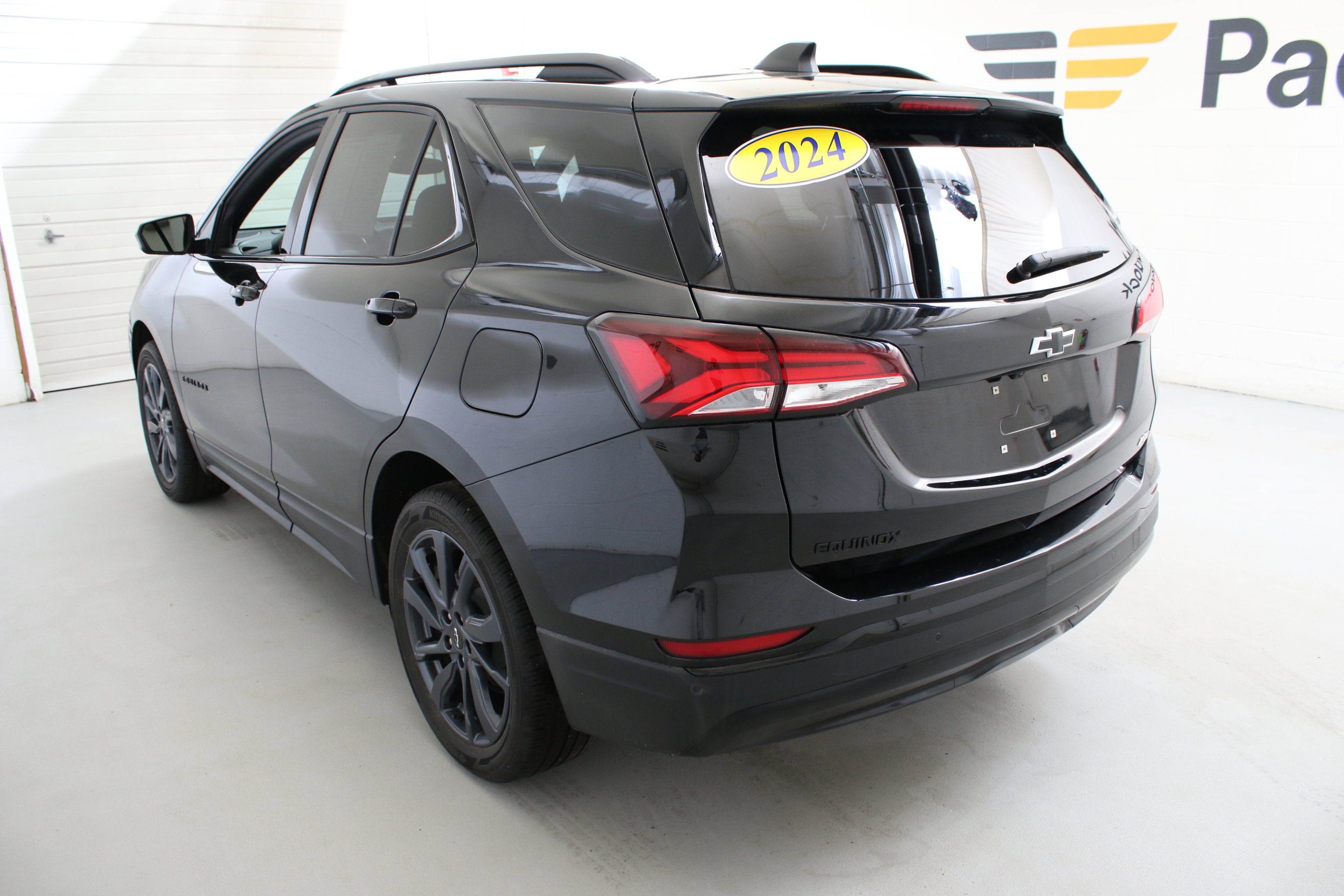 Used 2024 Chevrolet Equinox RS w/ LPO, Floor Liner Package FWD image 7