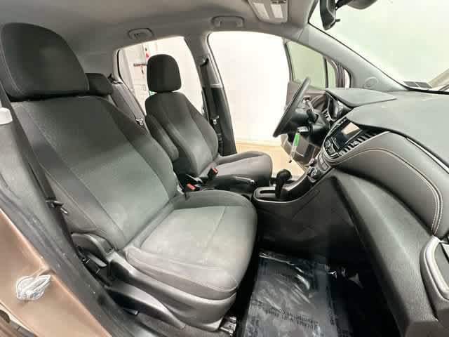 Used 2018 Chevrolet Trax LS FWD image 19