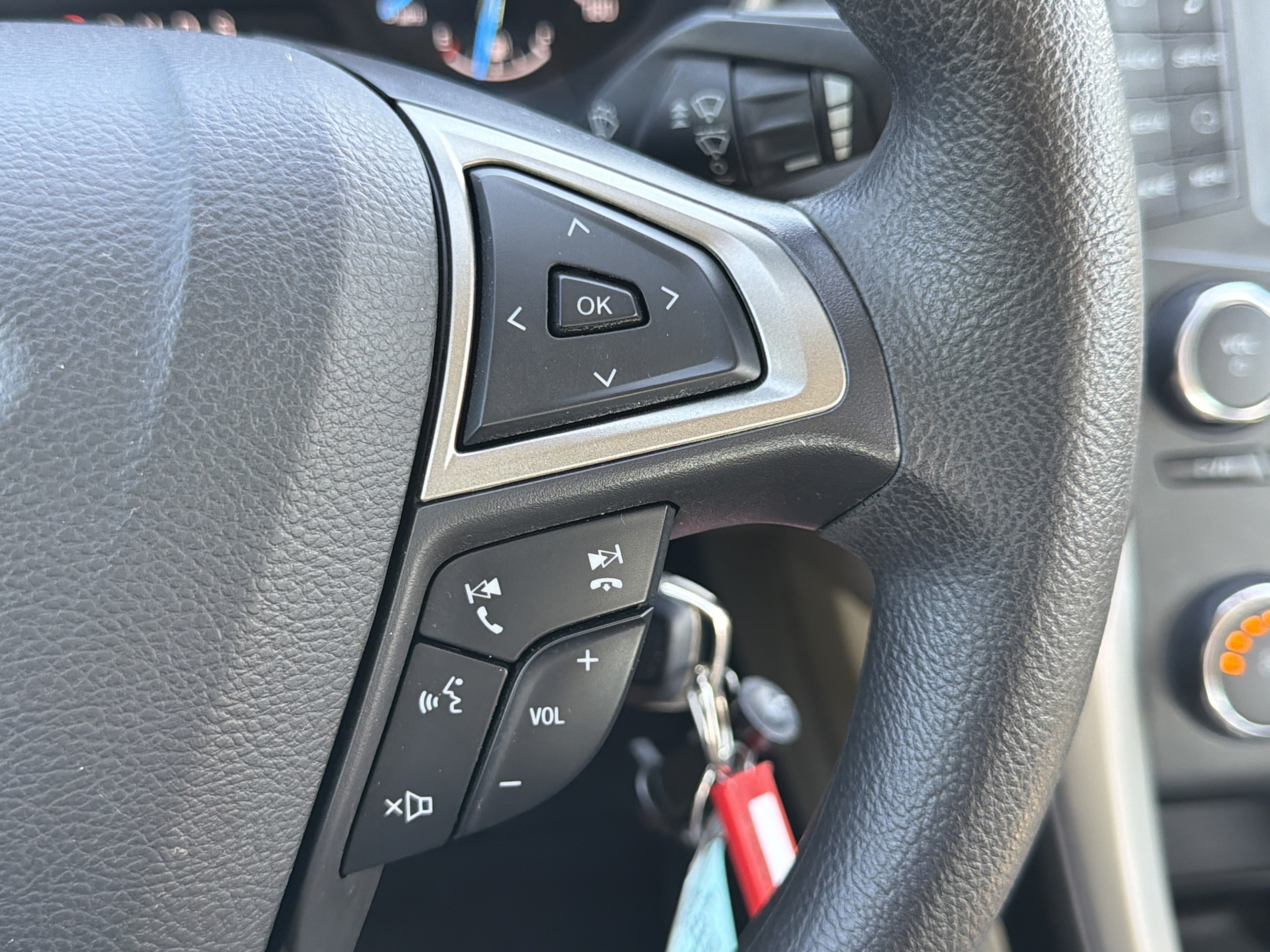 Used 2015 Ford Fusion SE FWD image 9