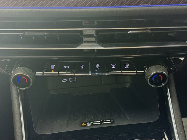 Used 2024 Chevrolet Traverse RS image 17