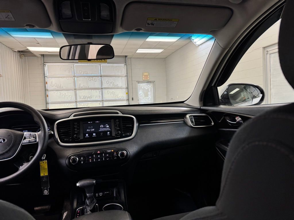 Used 2020 Kia Sorento LX image 21