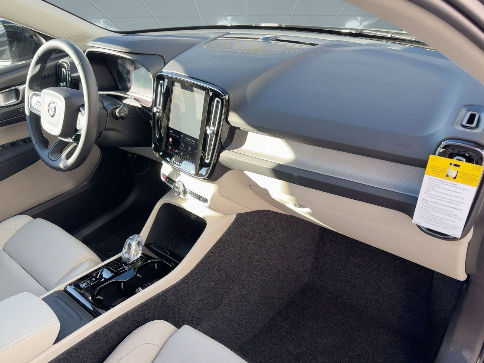 New 2026 Volvo XC40 B5 Plus w/ Protection Package Premier image 31