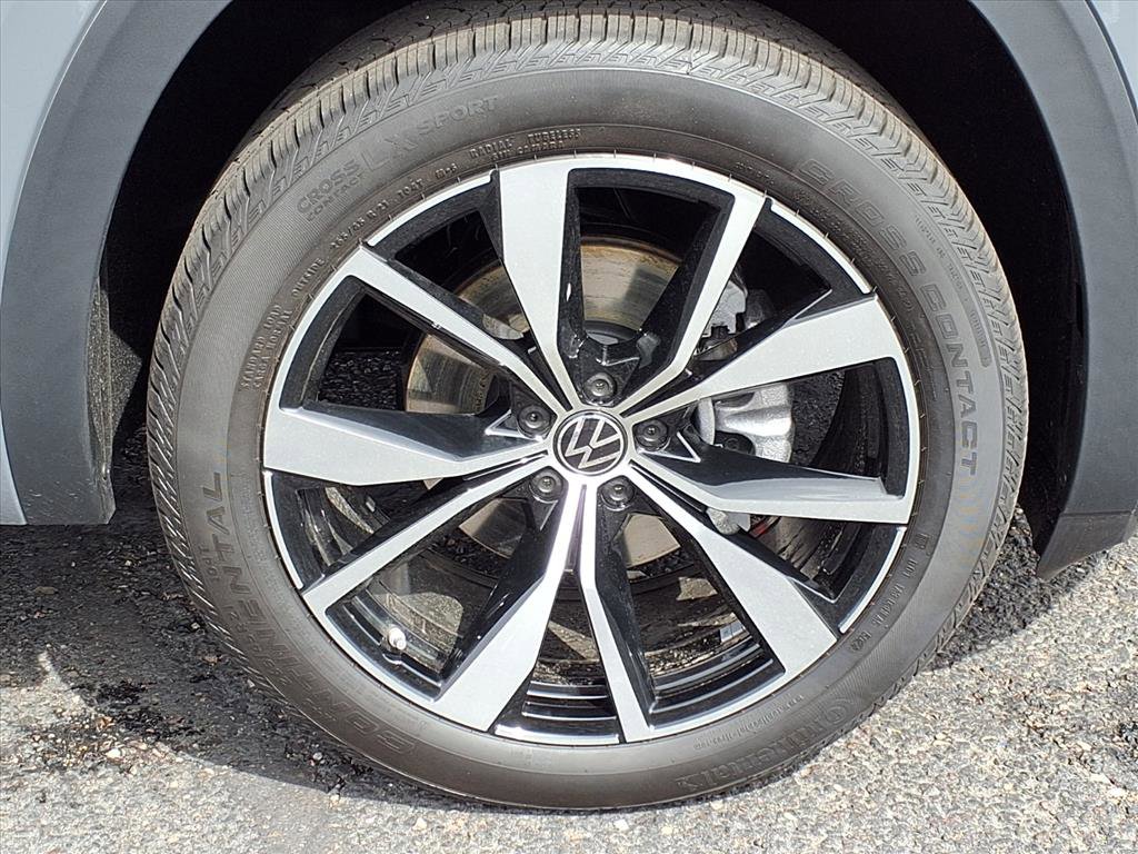 New 2026 Volkswagen Atlas Cross Sport SEL Premium R-Line image 7