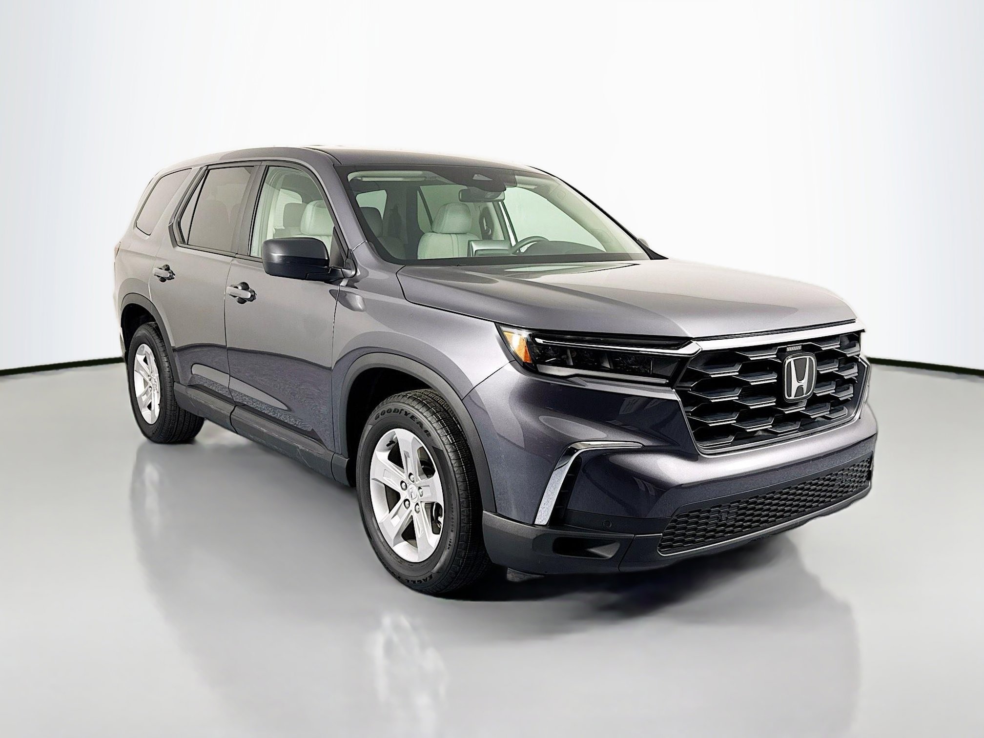 Certified 2023 Honda Pilot LX image 3