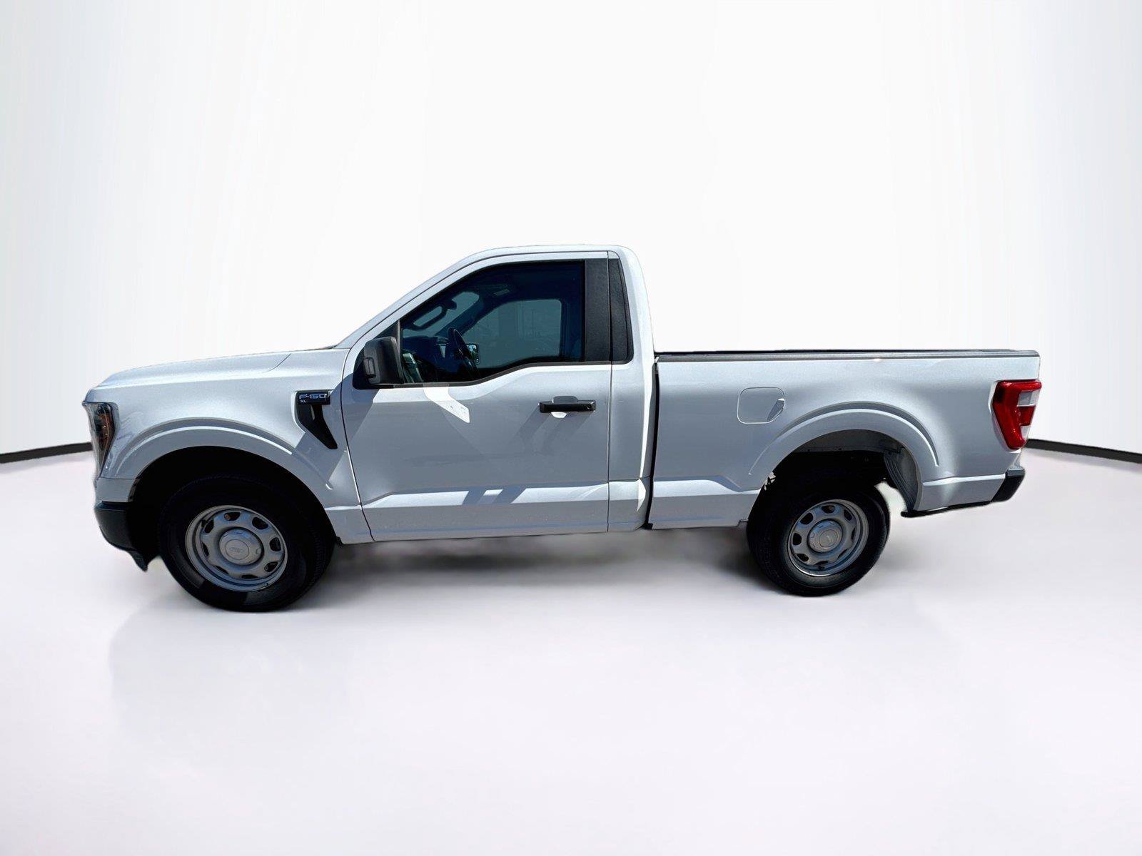 Used 2023 Ford F150 XL RWD image 2