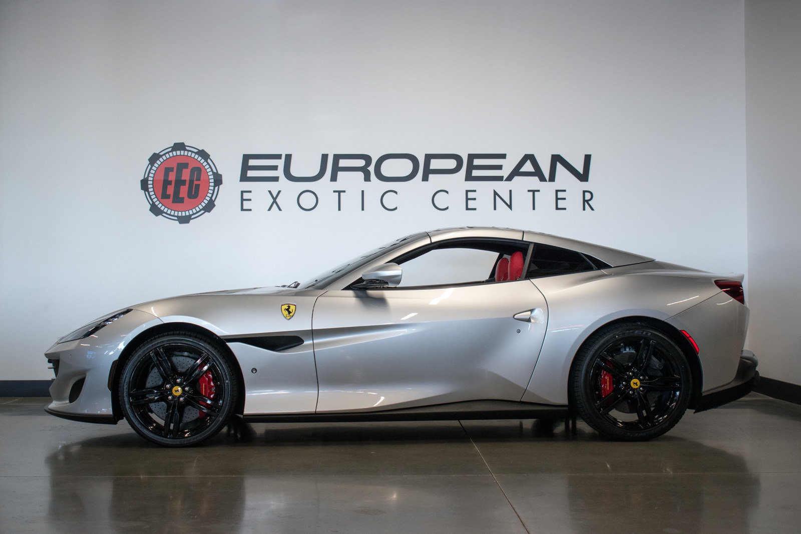 Used 2019 Ferrari Portofino RWD image 10
