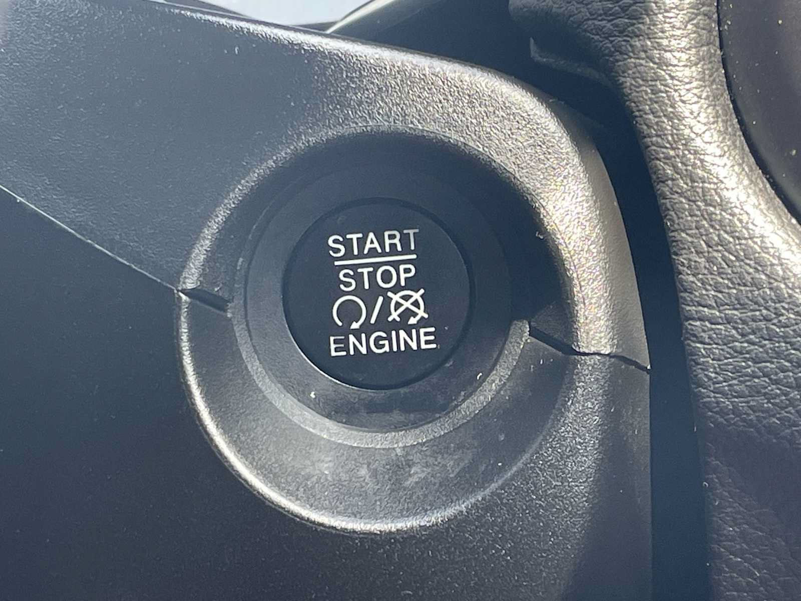 Used 2018 Jeep Compass Sport w/ Tech Group FWD image 19