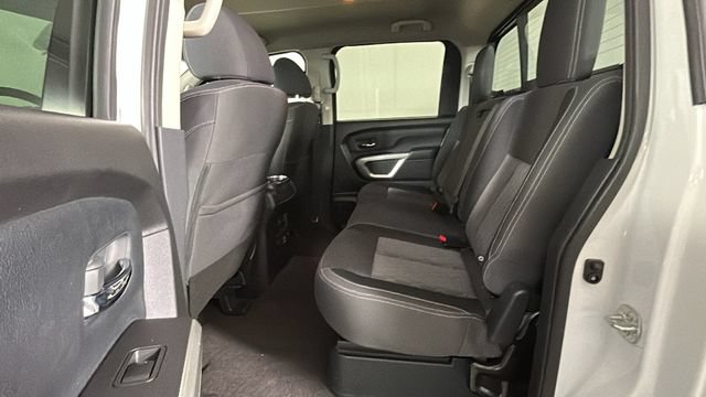 Used 2022 Nissan Titan SV w/ SV Convenience Package AWD/4WD image 27