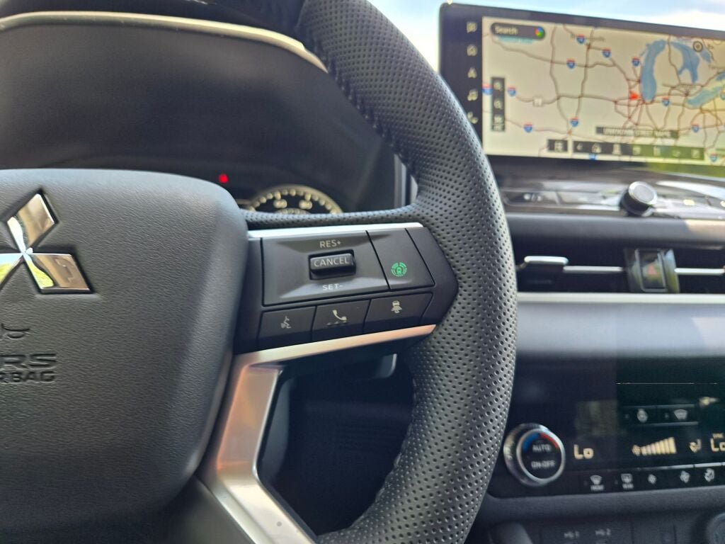 New 2026 Mitsubishi Outlander SE AWD/4WD image 27