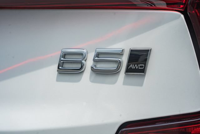 Certified 2024 Volvo S60 B5 Plus AWD/4WD image 9