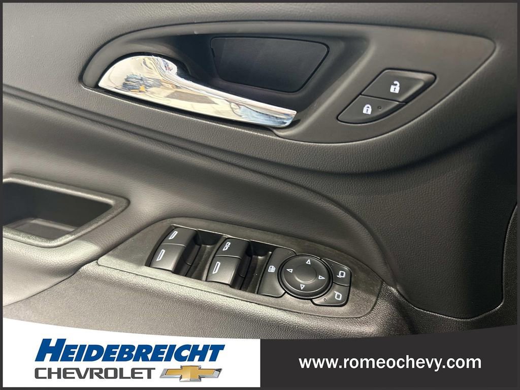 Certified 2024 Chevrolet Equinox LT w/ LPO, Floor Liner Package image 11