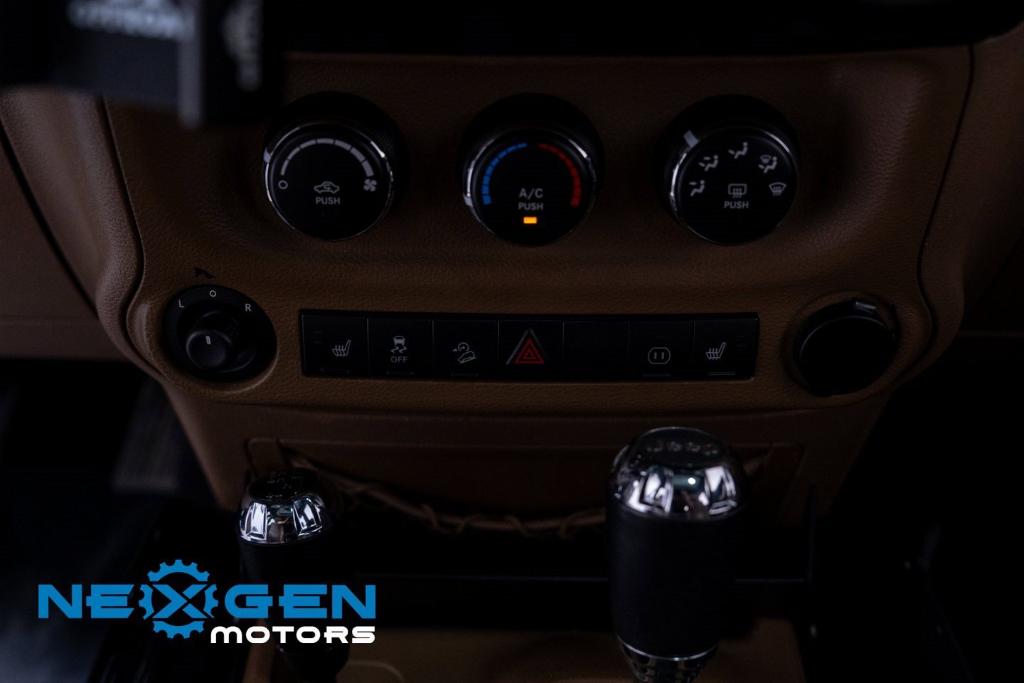 Used 2011 Jeep Wrangler Unlimited Rubicon image 17