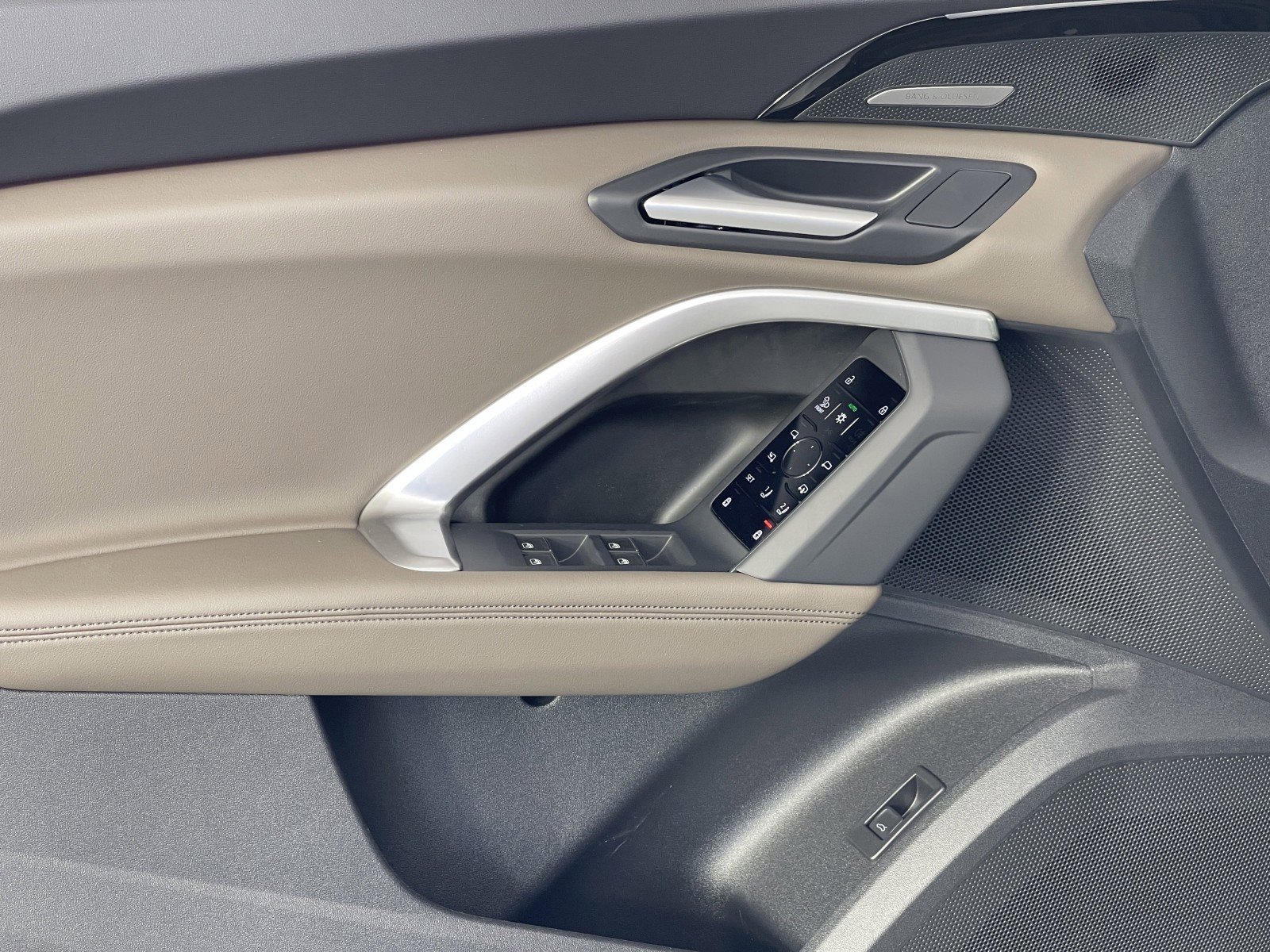 New 2025 Audi Q5 Premium Plus image 23