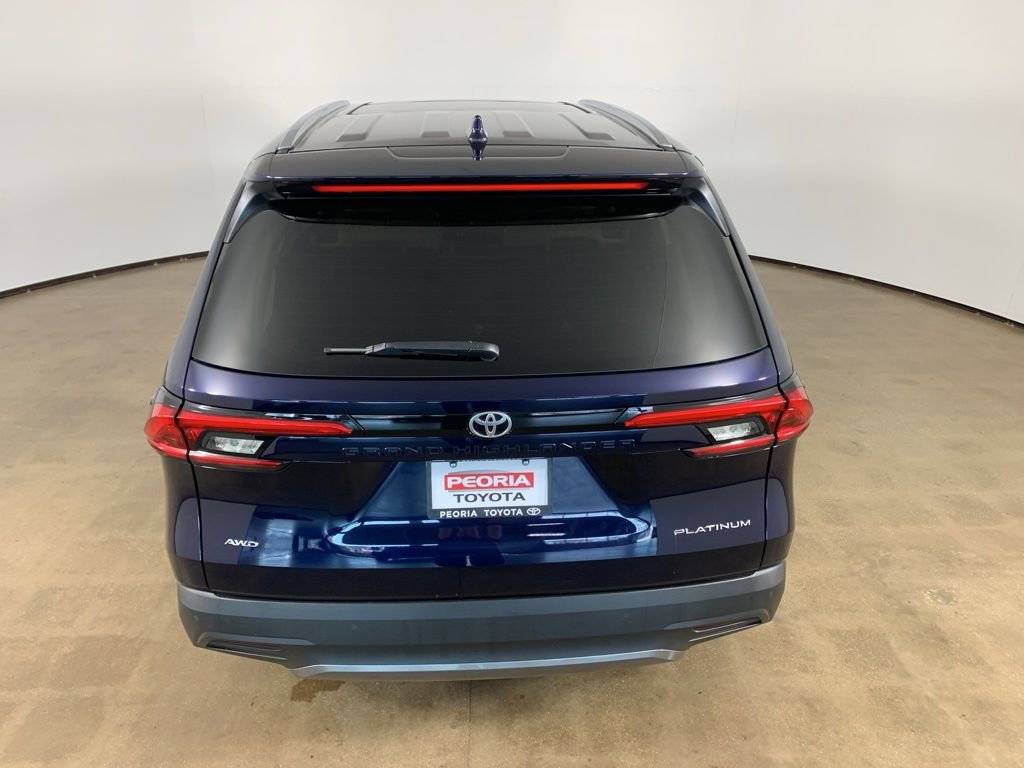 Used 2024 Toyota Grand Highlander AWD image 11