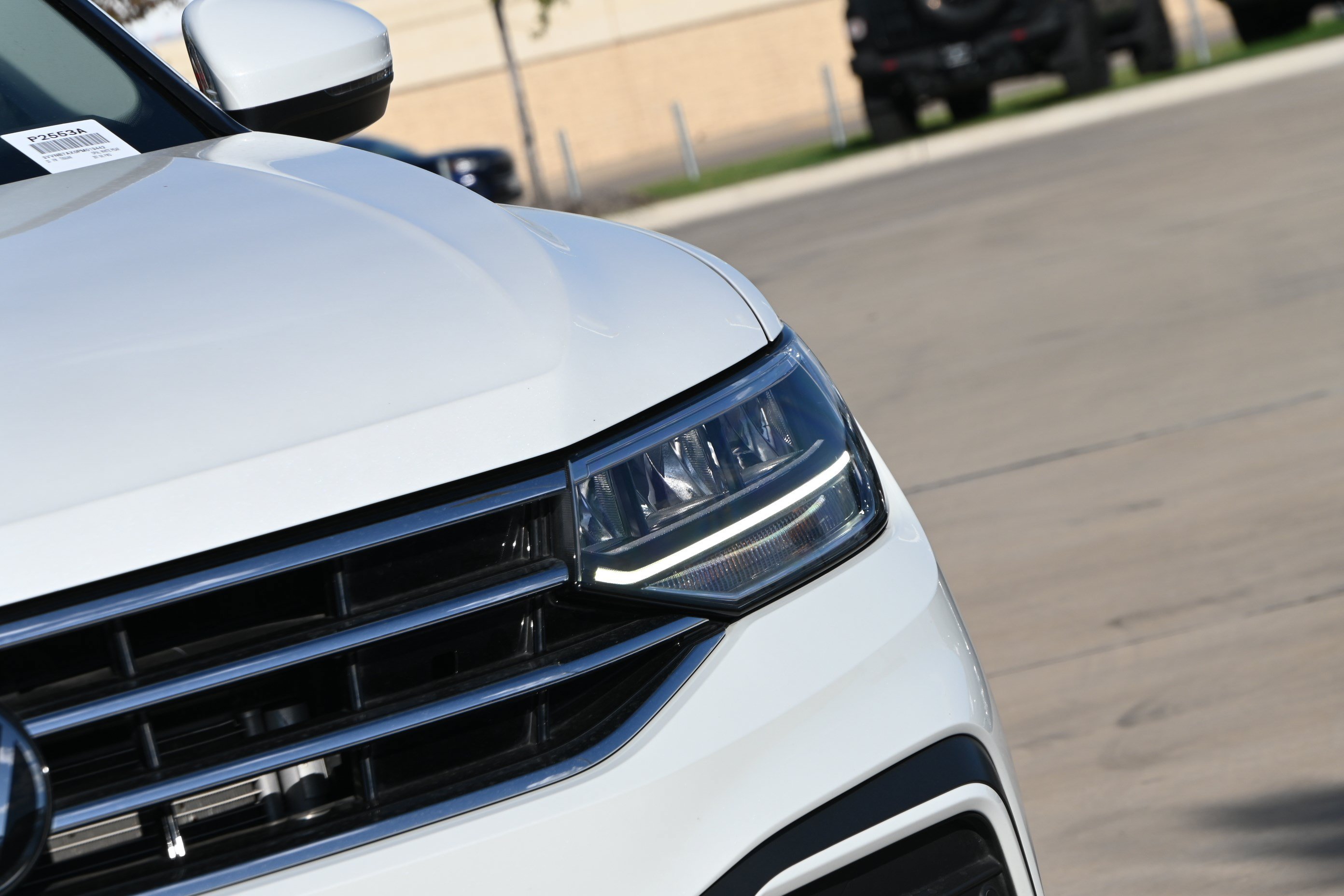 Used 2023 Volkswagen Tiguan SE w/ Panoramic Sunroof Package FWD image 10