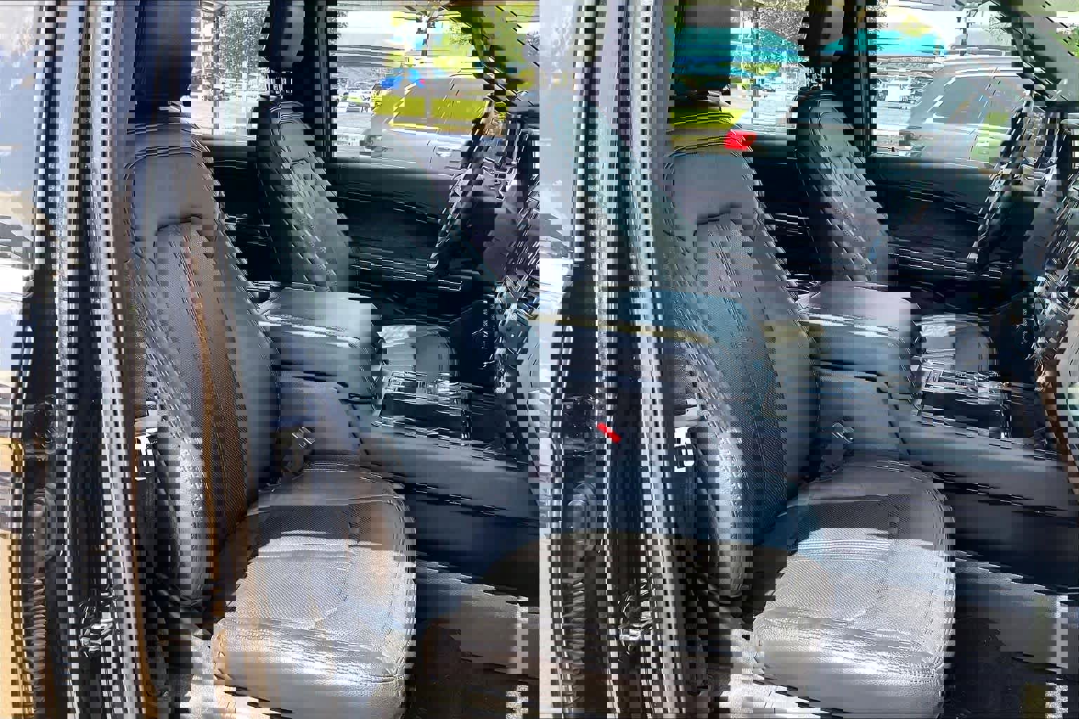 Used 2020 Ford Expedition Limited w/ Equipment Group 301A RWD image 9