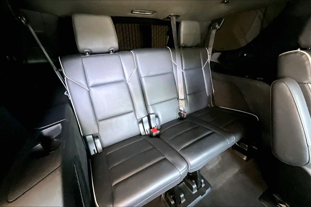 Used 2023 Cadillac Escalade Premium Luxury w/ Performance Package AWD/4WD image 21