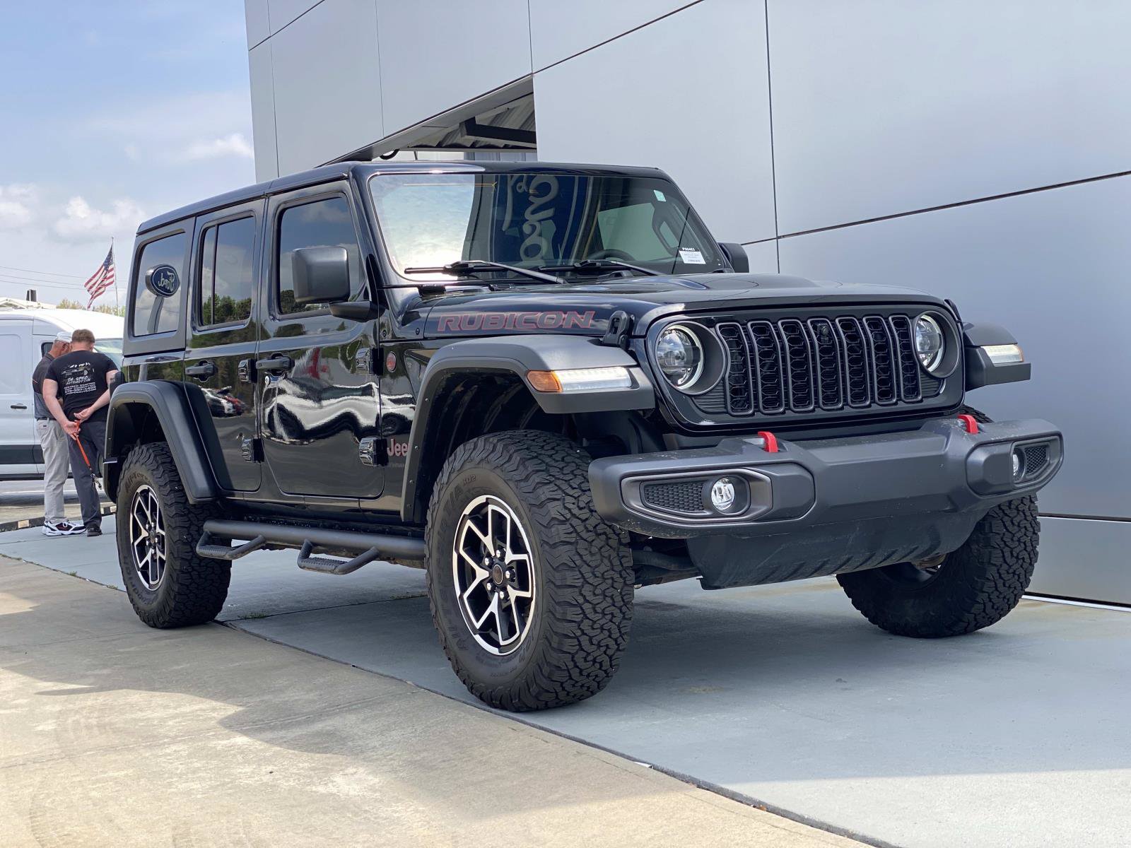 Used 2024 Jeep Wrangler Unlimited Rubicon w/ Technology Group AWD/4WD image 2