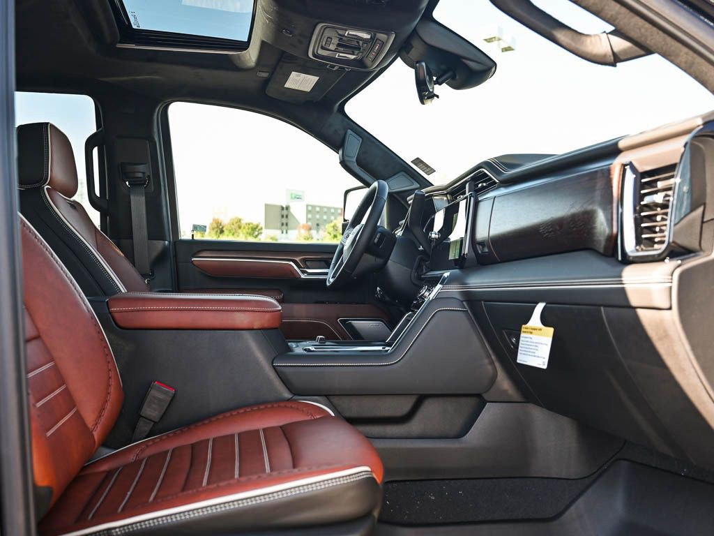 New 2026 GMC Sierra 3500 Denali Ultimate w/ LPO, Black Badging Package image 9