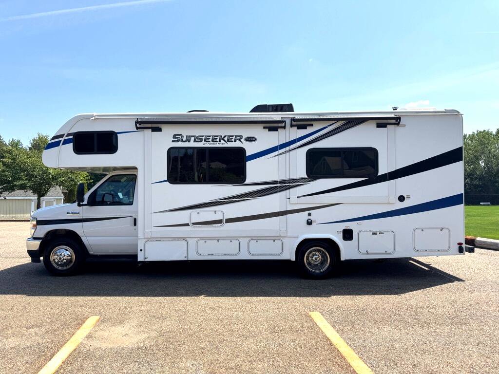 Used 2021 Ford E-450 and Econoline 450 Super Duty w/ Motorhome Prep Package image 4