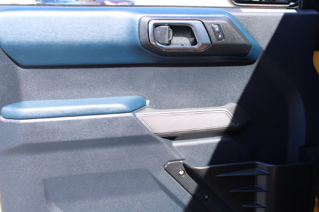 Used 2021 Ford Bronco Outer Banks AWD/4WD image 16