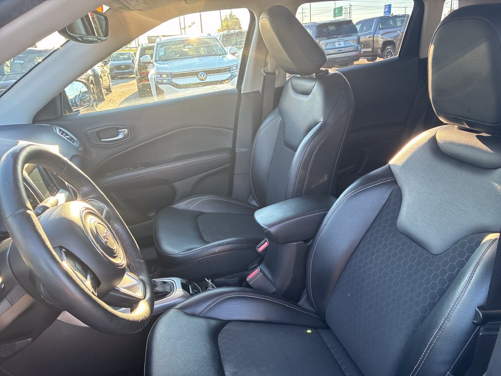Used 2018 Jeep Compass Latitude w/ Popular Equipment Group AWD/4WD image 13