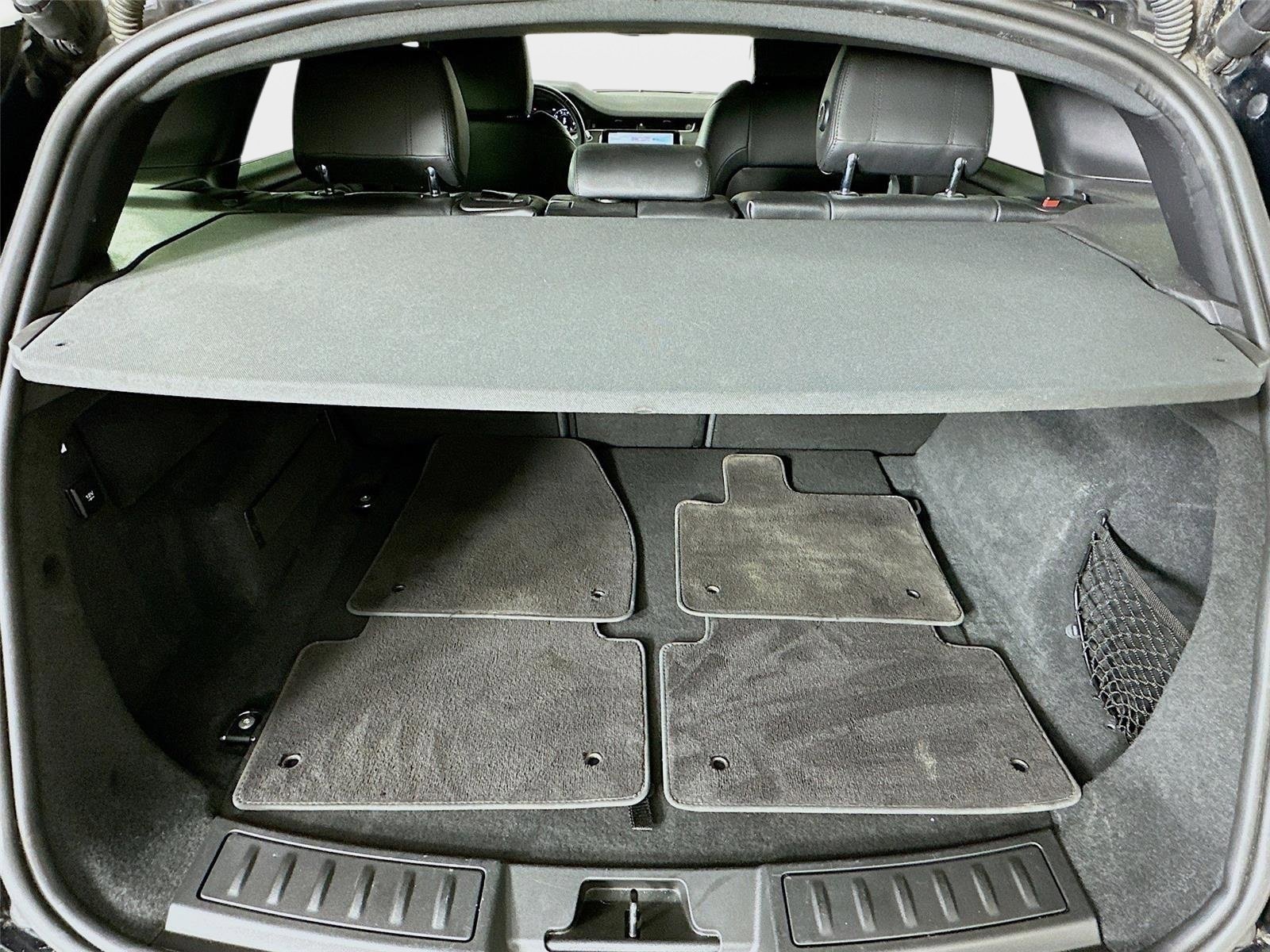 Used 2020 Land Rover Range Rover Evoque SE image 31