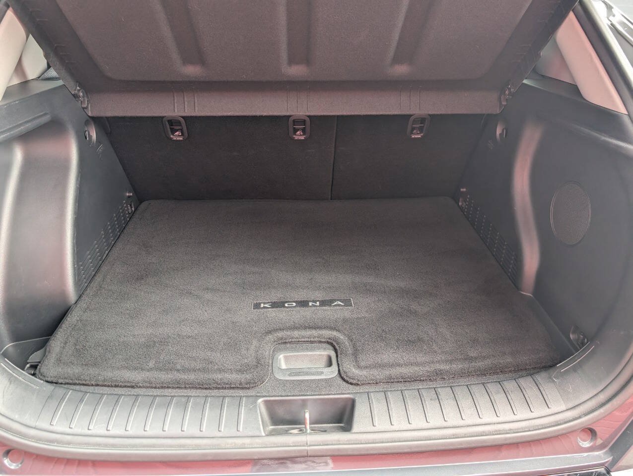 Used 2024 Hyundai Kona Limited FWD image 18