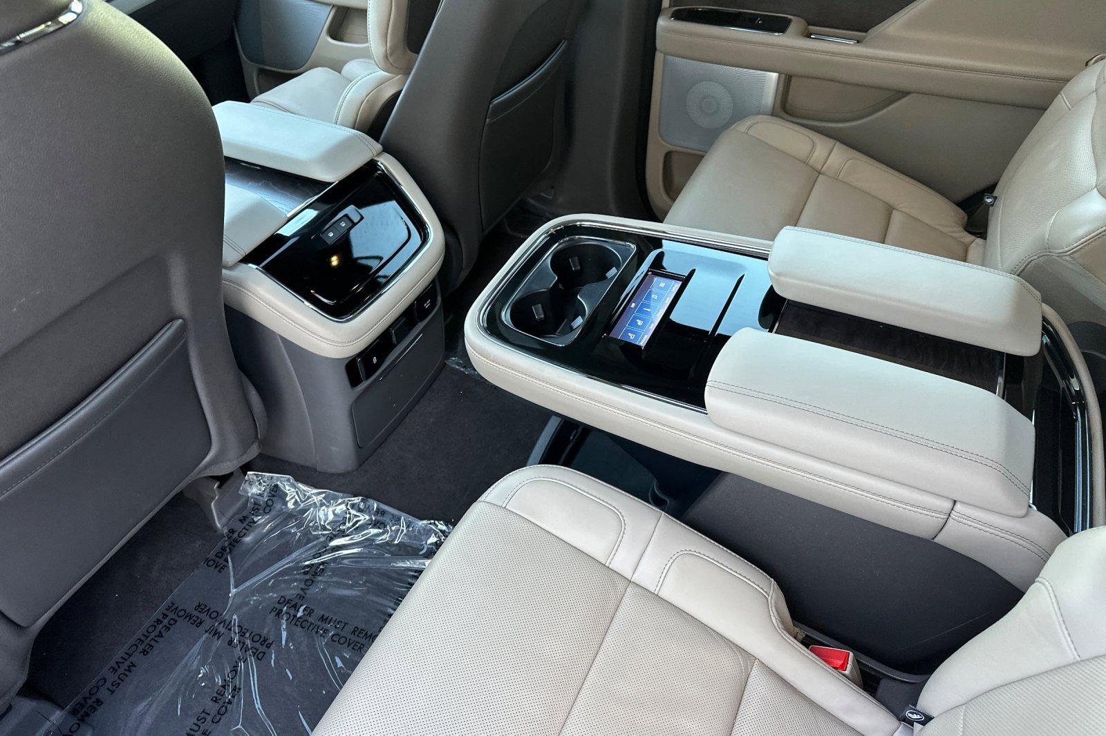 Certified 2024 Lincoln Navigator Reserve image 12