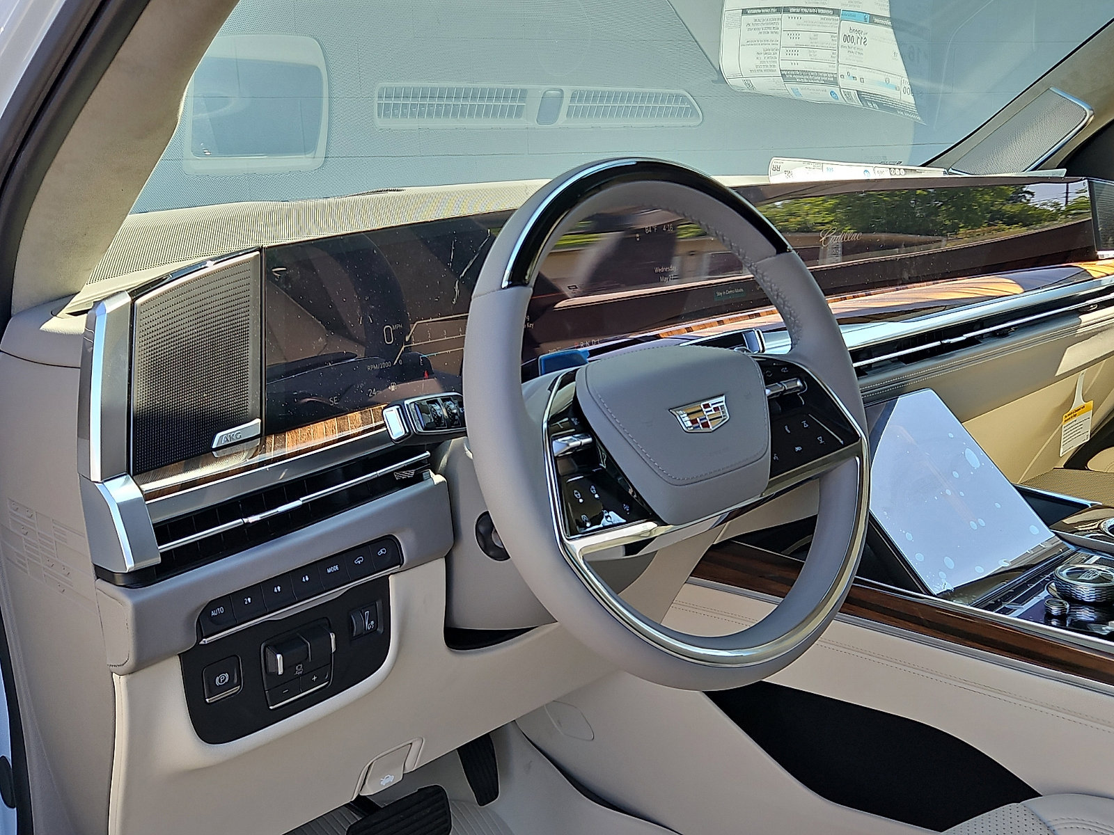 New 2026 Cadillac Escalade Platinum Sport w/ LPO, ONYX Package AWD/4WD image 11