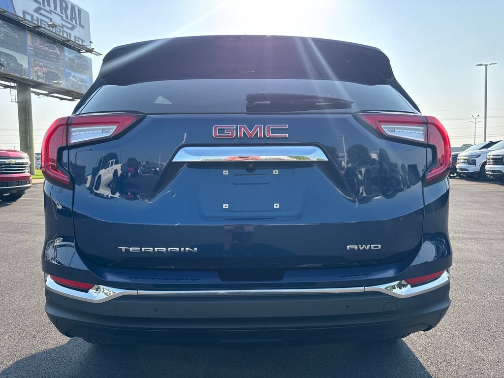 Used 2023 GMC Terrain SLT w/ Infotainment Package II AWD/4WD image 5